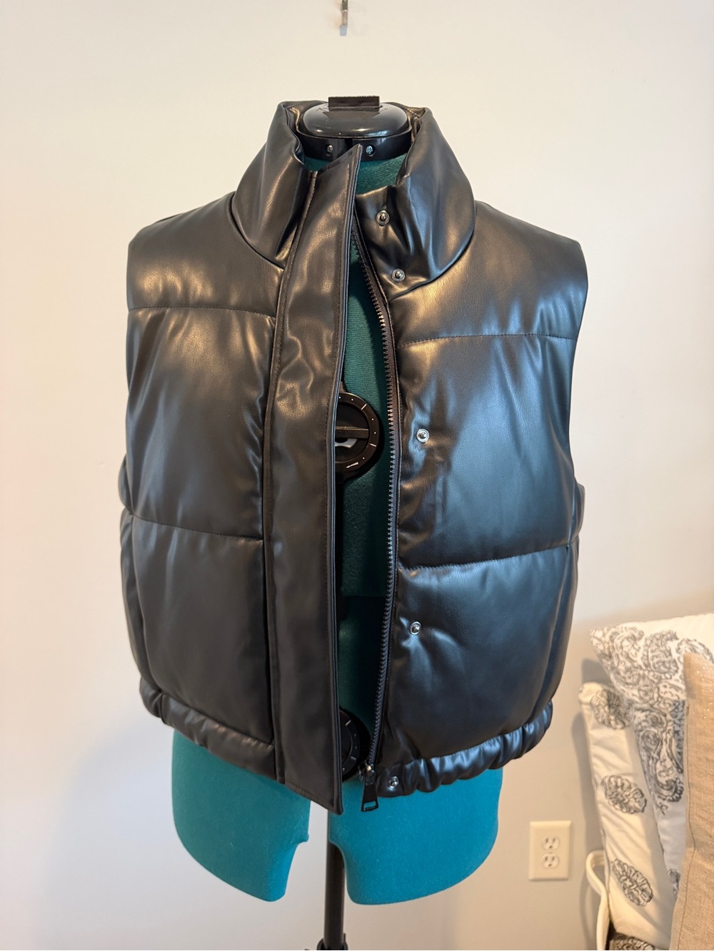 Black Faux Leather Cropped Puffer Vest - Women